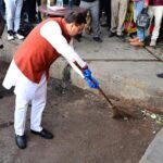 सीएम धामी बोले — “अगली बार आऊँगा तो व्यवस्थाएँ पूरी तरह दुरुस्त दिखनी चाहिए