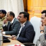 मुख्य सचिव श्री आनन्द बर्द्धन ने चम्पावत में विकास परियोजनाओं की विस्तृत समीक्षा की