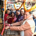 मुख्यमंत्री ने उतकृष्ट कार्य करने वाले नगर निगम के कार्मिकों को भी पुरस्कृत किया