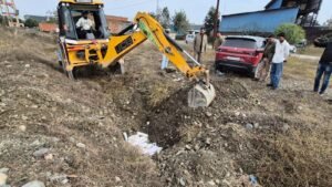 सेलाकुई में 250 किलो घटिया पनीर कराया नष्ट