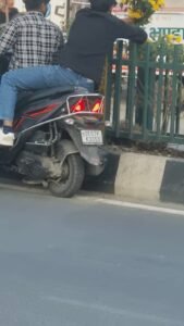 सहस्त्रधारा रोड पर डिवाइडर से फूल उखाड़ने की घटना का एमडीडीए ने लिया संज्ञान,  फूल उखाड़ने वालों पर होगी कार्रवाई