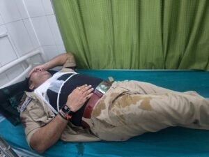 वापस लौट रहा दून पुलिस का इकबाल::: देर रात पौंधा में लूट करके भाग रहा बदमाश पुलिस की फायरिंग में ढेर, दूसरा फरार! इंस्पेक्टर के भी लगी गोली, अस्पताल में भर्ती