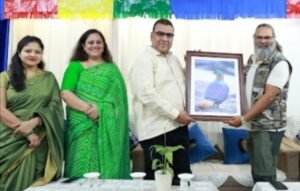 प्रदर्शनी में छात्रों ने देखा पक्षियों का अनोखा संसार