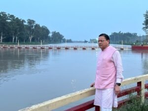 मुख्यमंत्री पुष्कर सिंह धामी ने खटीमा के लोहियाहेड वाटर बाईपास का किया स्थलीय निरीक्षण