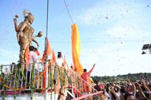 पीएम मोदी के जन्मदिवस पर 2100 दीपों से जगमगाया यमुना तट, सीएम धामी ने 7.52 करोड़ के स्नान घाट का किया लोकार्पण