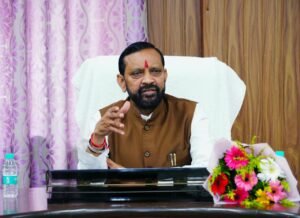 सफाई कर्मचारियों के अधिकारों एवं कल्याणकारी योजनाओं के प्रभावी क्रियान्वयन को लेकर आयोग के अध्यक्ष ने की समीक्षा बैठक